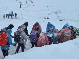 अन्नपूर्ण आधार शिविर क्षेत्रमा पर्यटक फसे